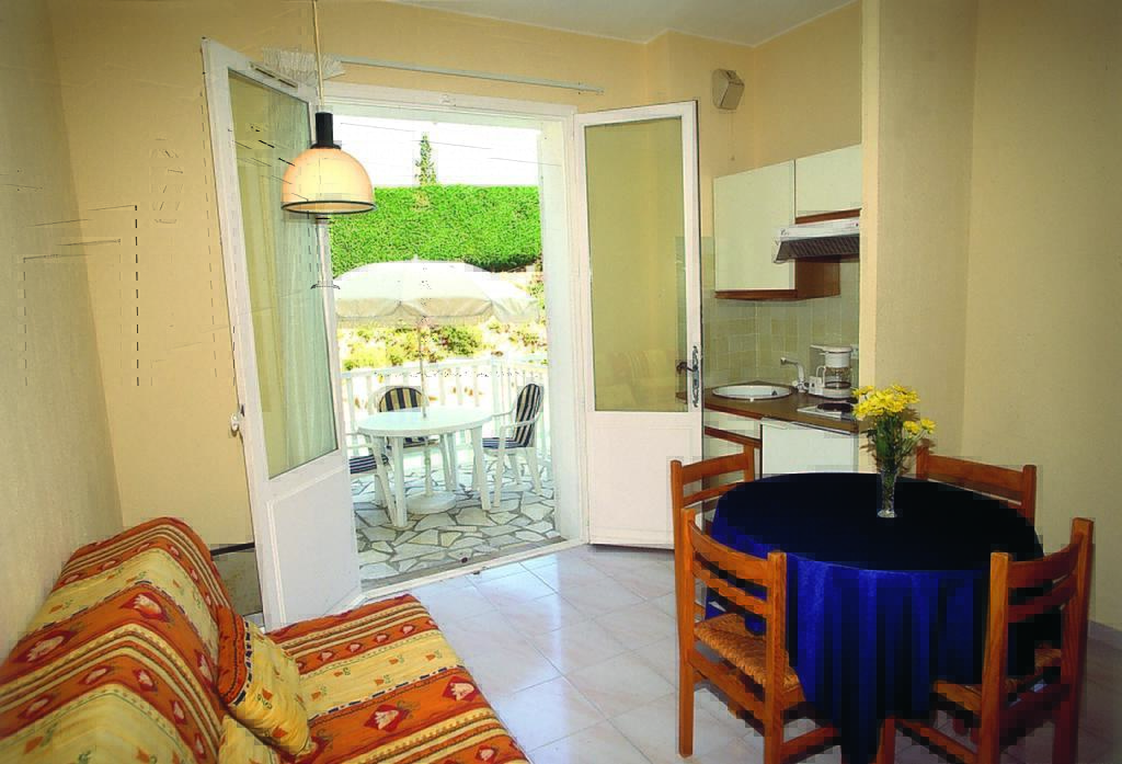 Hotel Lou Paouvadou Sainte-Maxime Ruang foto