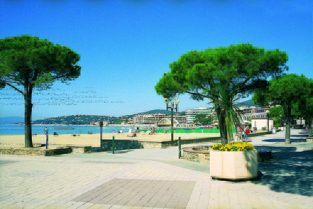 Hotel Lou Paouvadou Sainte-Maxime Bagian luar foto